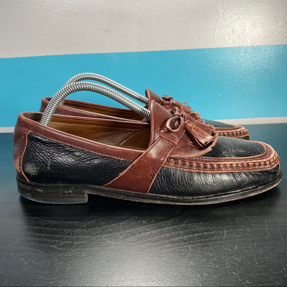Johnston and Murphy slip on leather loafers